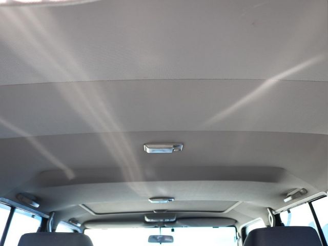 TOYOTA LANDCRUISER VAN 2001 Image 31