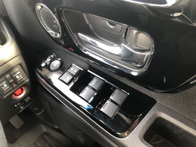 HONDA N BOX CUSTOM 2022 Image 31