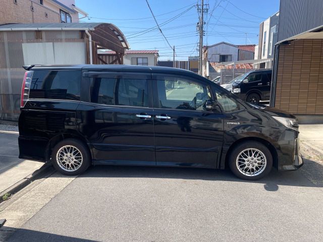 TOYOTA NOAH HYBRID 2020 Image 31