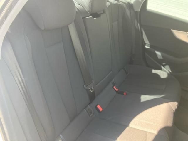 AUDI A4 2017 Image 31