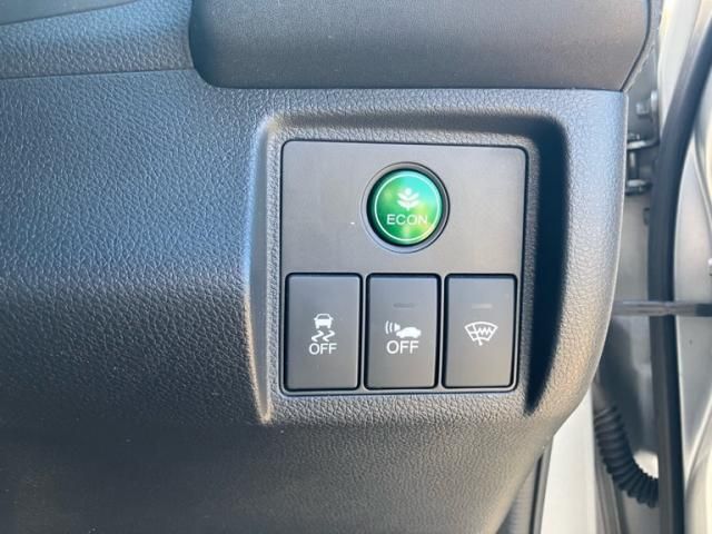 HONDA VEZEL HYBRID 2015 Image 31