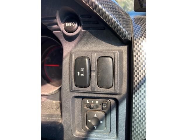 MITSUBISHI DELICA D:5 2WD 2007 Image 31