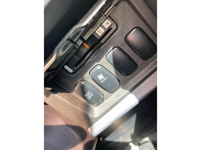 MITSUBISHI DELICA D:5 2WD 2007 Image 31