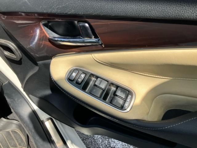 TOYOTA CROWN SEDAN HYBRID 2013 Image 31