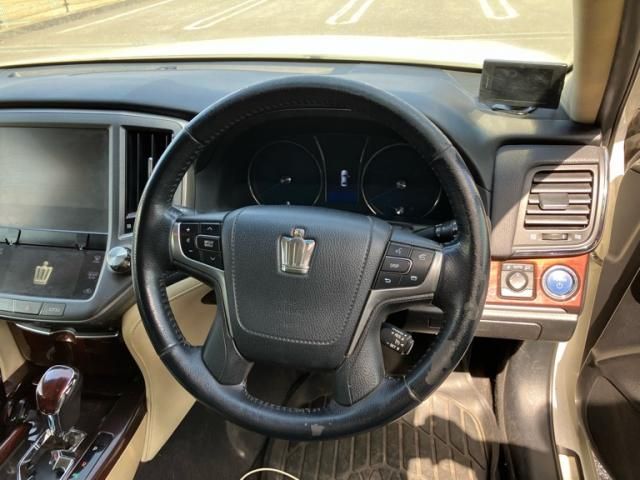 TOYOTA CROWN SEDAN HYBRID 2013 Image 31