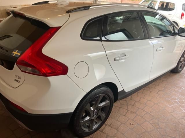 VOLVO V40 CROSS COUN 2015 Image 31