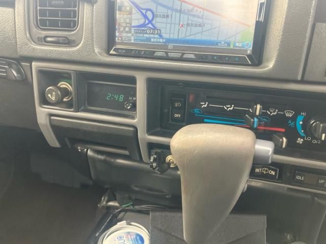 TOYOTA LANDCRUISER PRADO 1994 Image 31