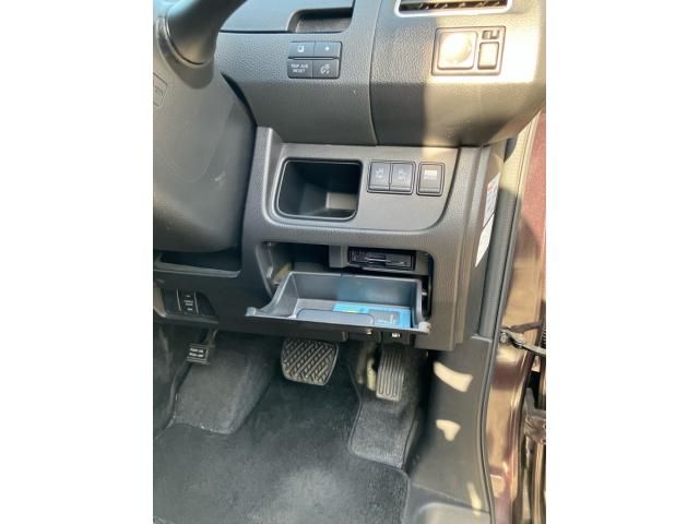 NISSAN SERENA  S-HYBRID 2013 Image 31