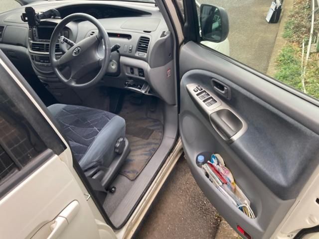 TOYOTA ESTIMA 2001 Image 31