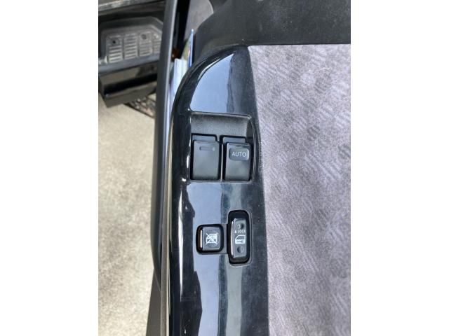 TOYOTA HIACE WAGON 2010 Image 31