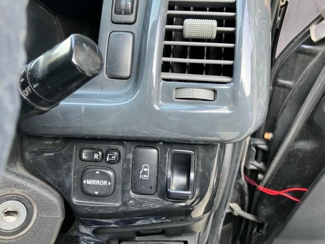 TOYOTA HIACE WAGON 2010 Image 31