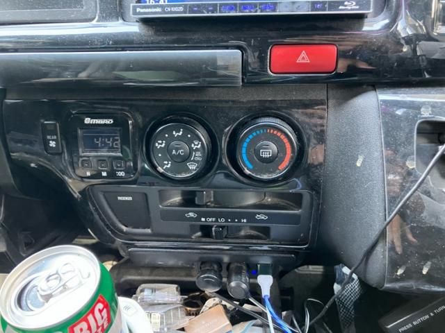 TOYOTA HIACE WAGON 2010 Image 31