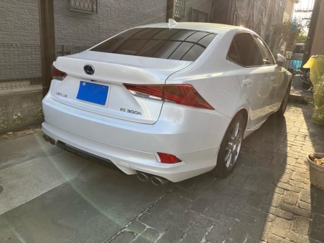 TOYOTA LEXUS IS300H 2019 Image 31