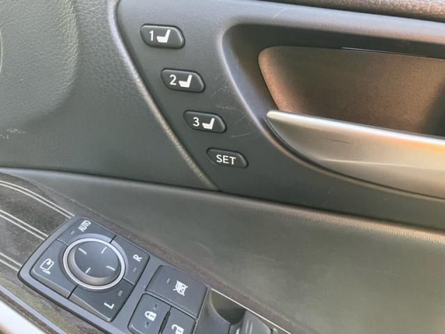 TOYOTA LEXUS IS300H 2019 Image 31