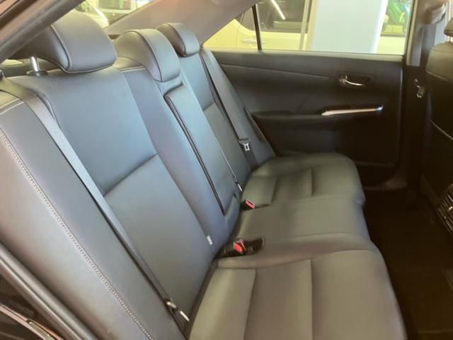 TOYOTA CAMRY HYBRID 2015 Image 31