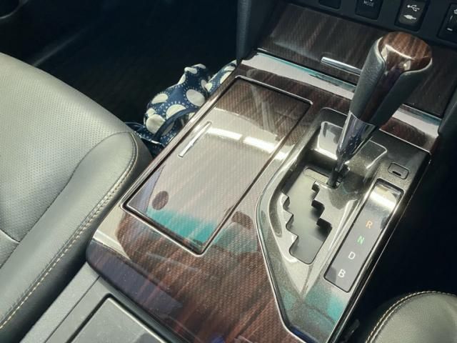 TOYOTA CAMRY HYBRID 2015 Image 31