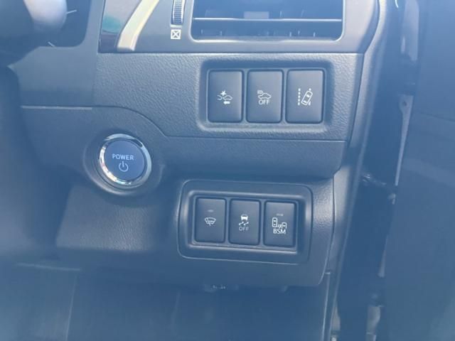 TOYOTA CAMRY HYBRID 2015 Image 31