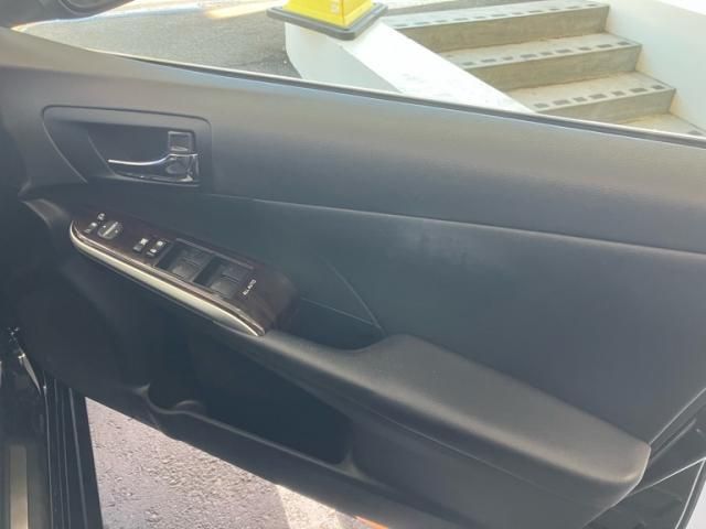 TOYOTA CAMRY HYBRID 2015 Image 31