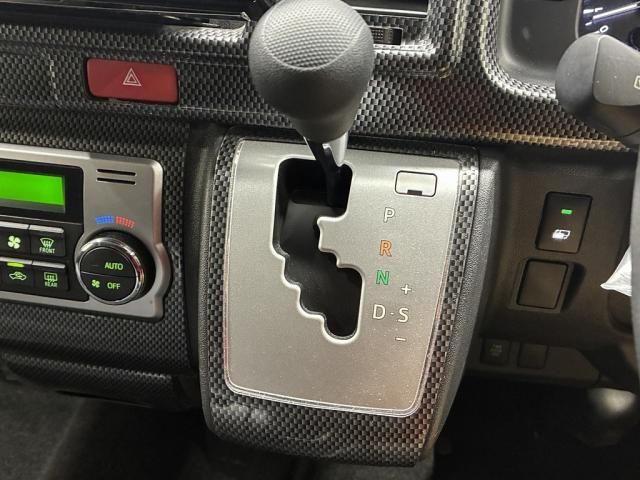 TOYOTA HIACE WAGON 2022 Image 31