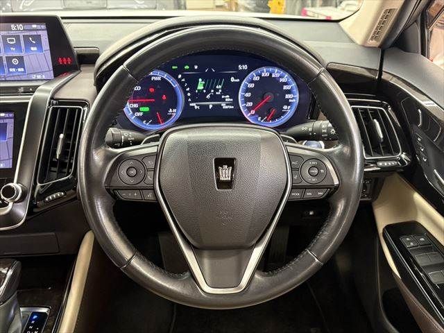 TOYOTA CROWN SEDAN HYBRID 2018 Image 31