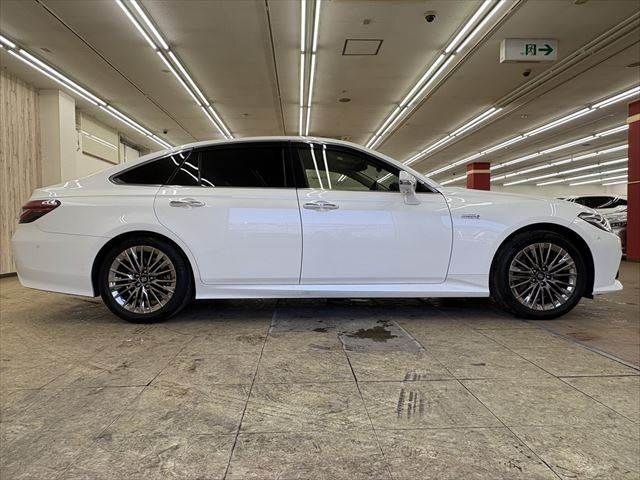TOYOTA CROWN SEDAN HYBRID 2018 Image 31