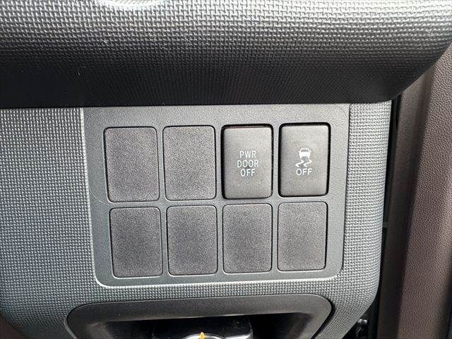 TOYOTA SPADE 2014 Image 31