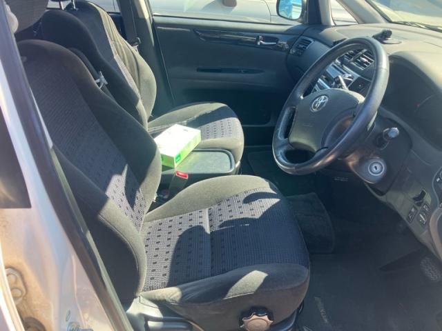 TOYOTA IPSUM 2005 Image 31