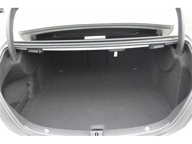 MERCEDES BENZ E CLAS 2018 Image 31