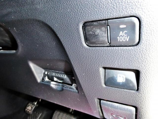 TOYOTA PRIUS 2019 Image 31