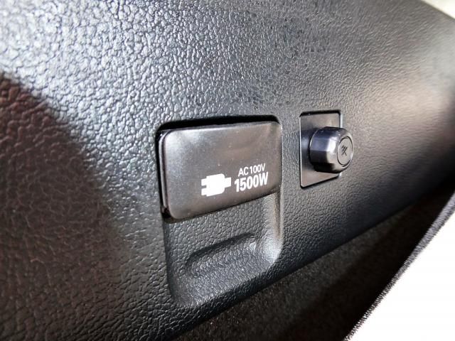 TOYOTA PRIUS 2019 Image 31