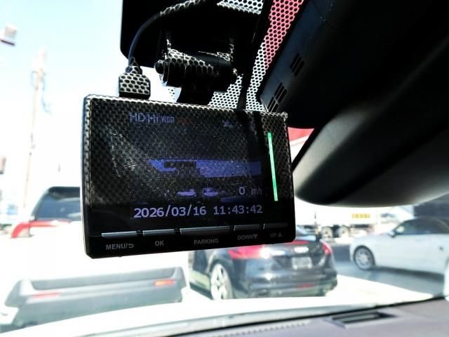 TOYOTA PRIUS 2019 Image 31