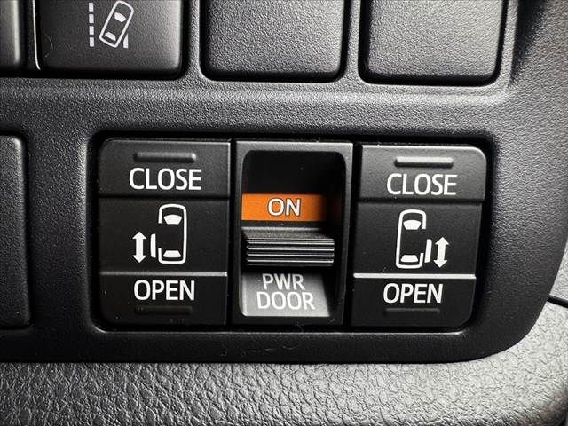 TOYOTA VOXY 2019 Image 31