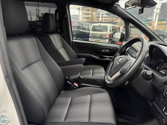 TOYOTA VOXY 2019 Image 31