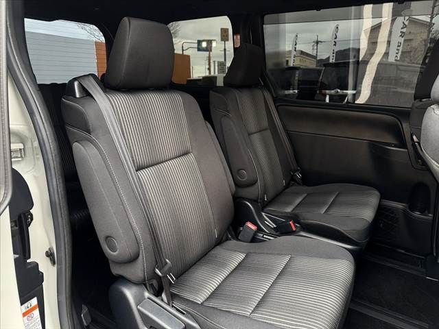 TOYOTA VOXY 2019 Image 31