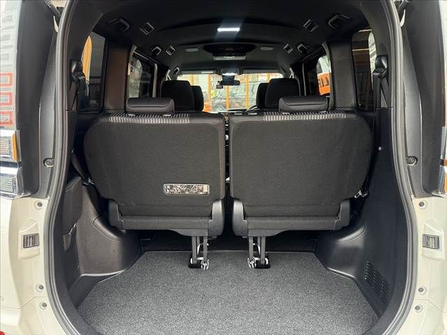 TOYOTA VOXY 2019 Image 31