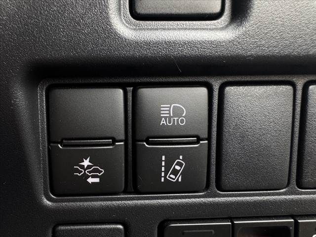 TOYOTA VOXY 2019 Image 31