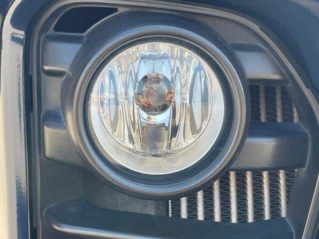 NISSAN NV350 CARAVAN 4WD 2017 Image 31