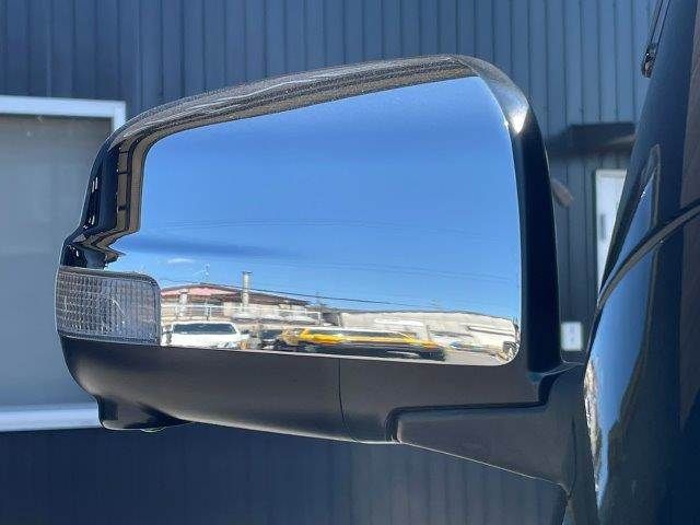 NISSAN NV350 CARAVAN 4WD 2017 Image 31