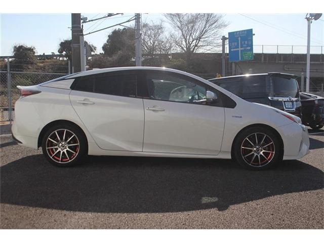 TOYOTA PRIUS 2016 Image 31