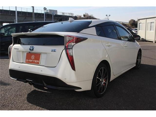 TOYOTA PRIUS 2016 Image 31