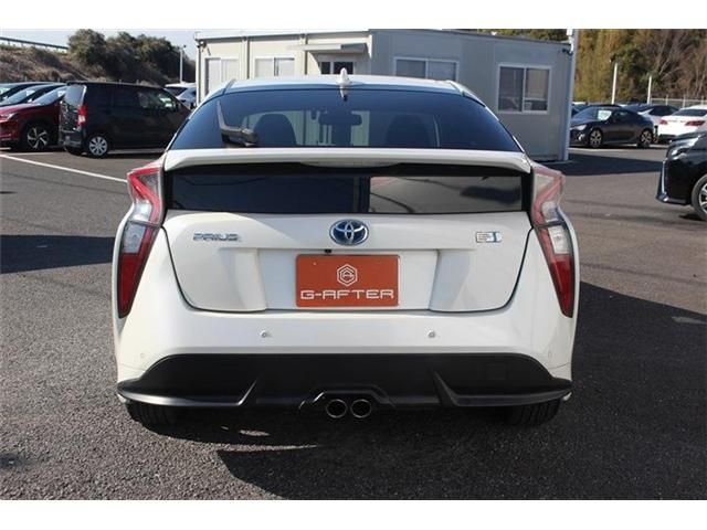 TOYOTA PRIUS 2016 Image 31