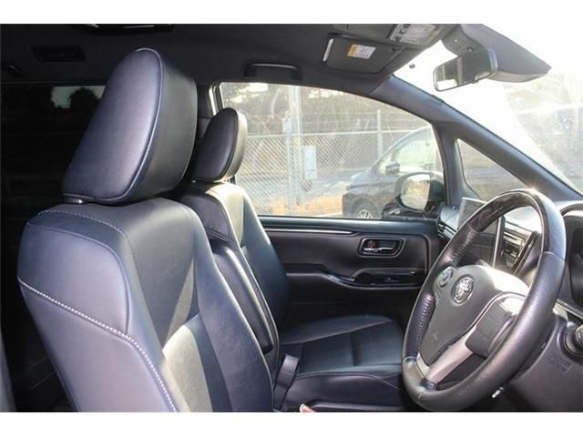 TOYOTA ESQUIRE 2017 Image 31