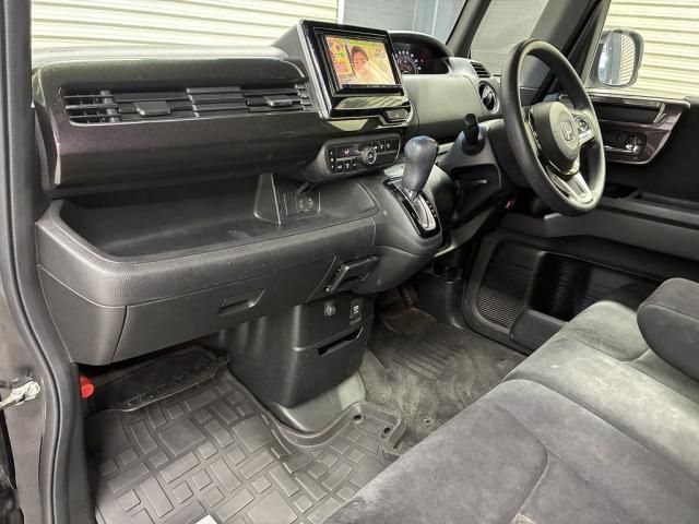 HONDA N BOX CUSTOM 2019 Image 31