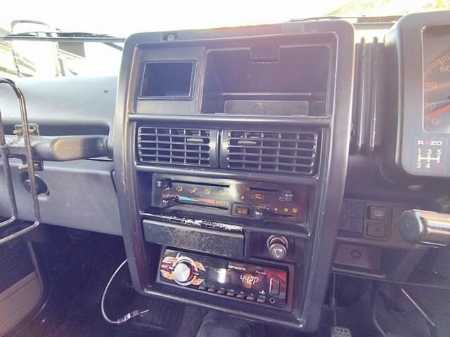 SUZUKI JIMNY VAN 4WD 1993 Image 31