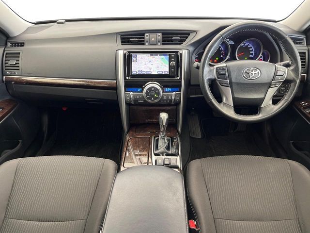 TOYOTA MARK X 2017 Image 31