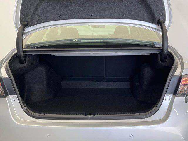 TOYOTA MARK X 2017 Image 31