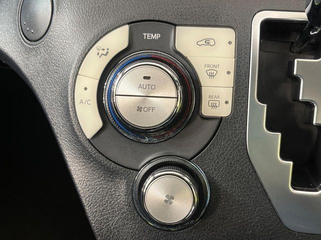 TOYOTA SIENTA 2015 Image 31