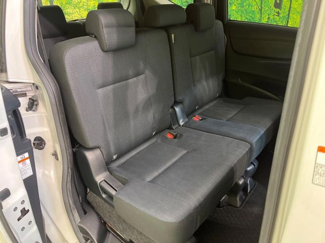 TOYOTA SIENTA 2015 Image 31