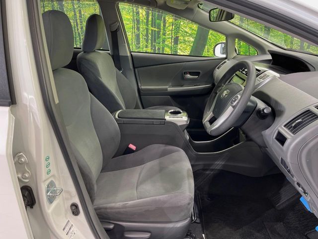 TOYOTA PRIUS ALPHA 2013 Image 31