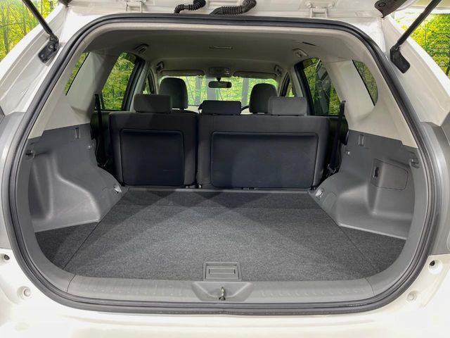 TOYOTA PRIUS ALPHA 2013 Image 31